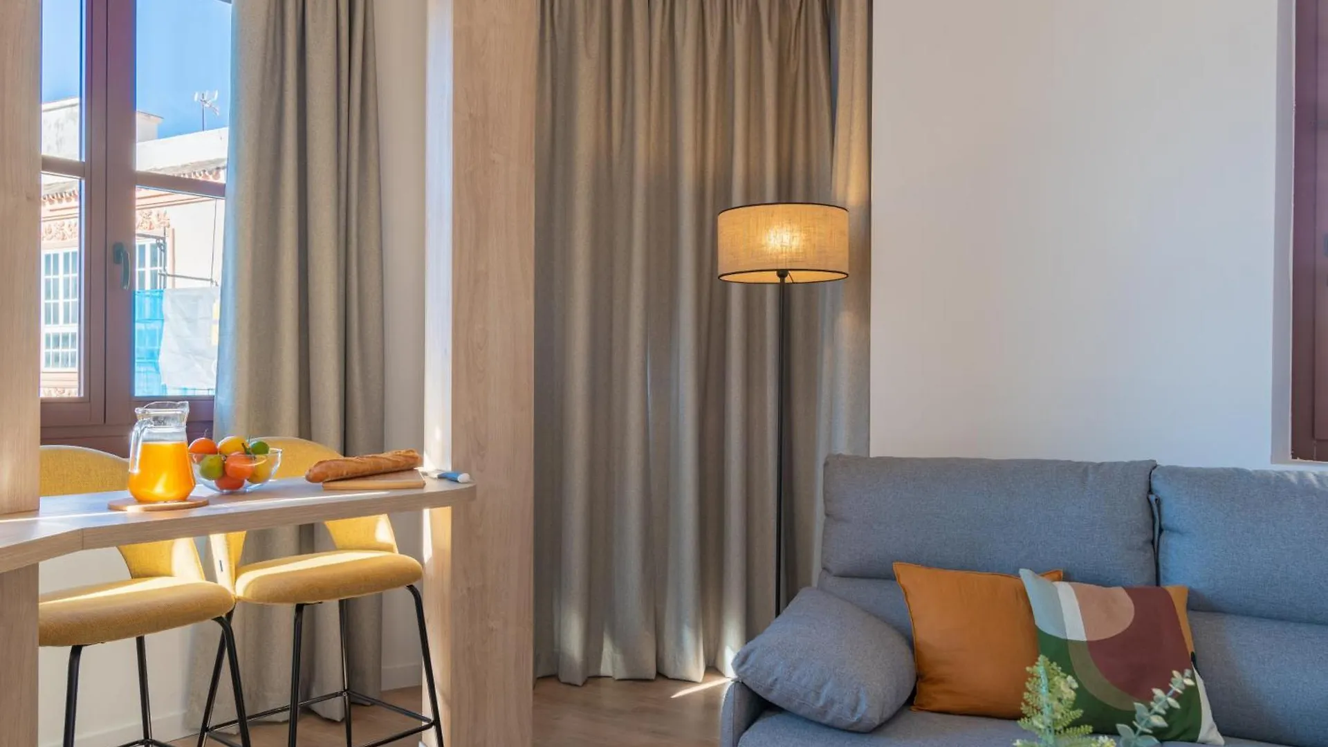 Feelathome Atarazanas Apartments Malaga Spain