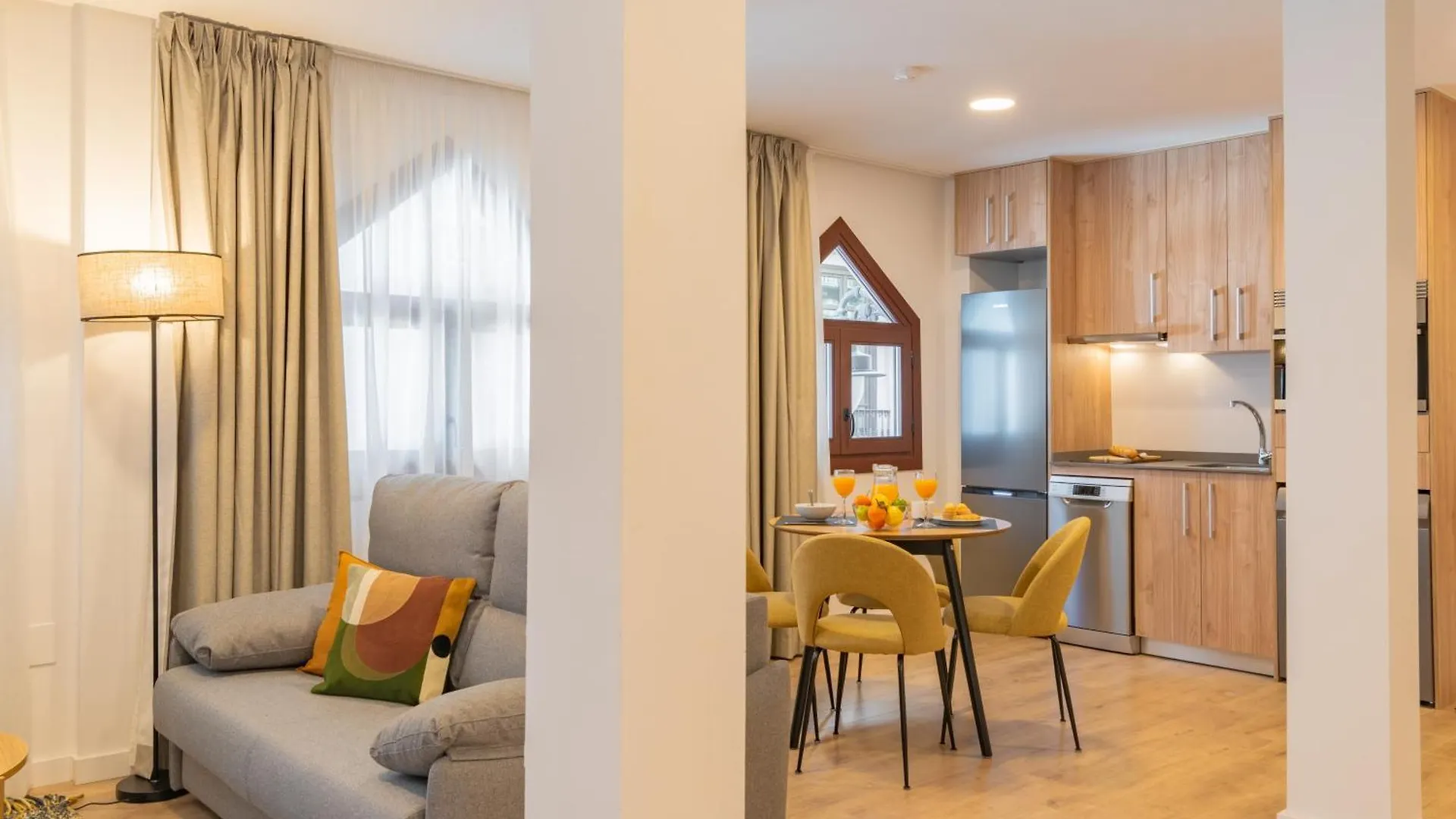 Feelathome Atarazanas Apartments Malaga Spain